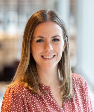 Headshot of Lauren Shirk